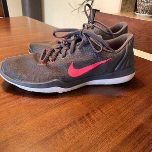 Nike Women’s Flex Flywire size 9